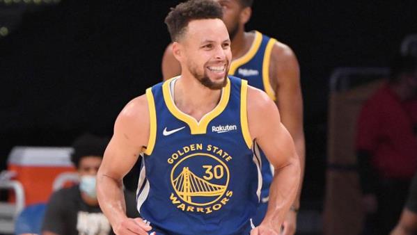 斯蒂芬-库里4月份共命中96记三分，创NBA历史纪录