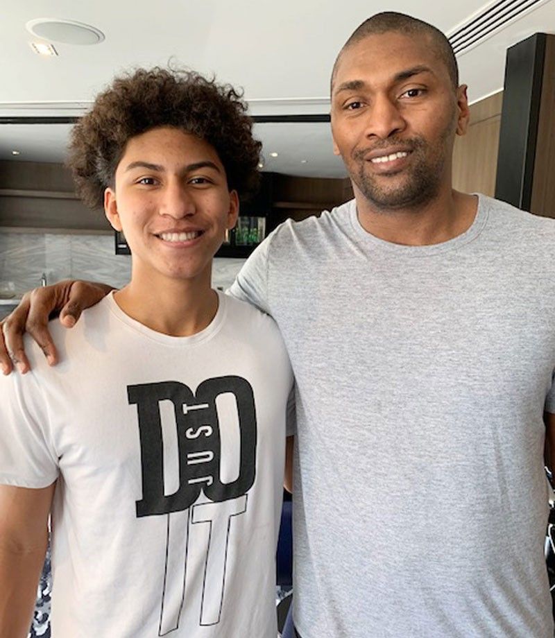 前NBA球员慈世平在推特上发布了自己的儿子开发游戏的音讯