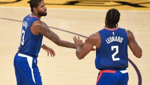 快船球员赛后进行商谈，伦纳德：我不会告诉你我们谈了什么