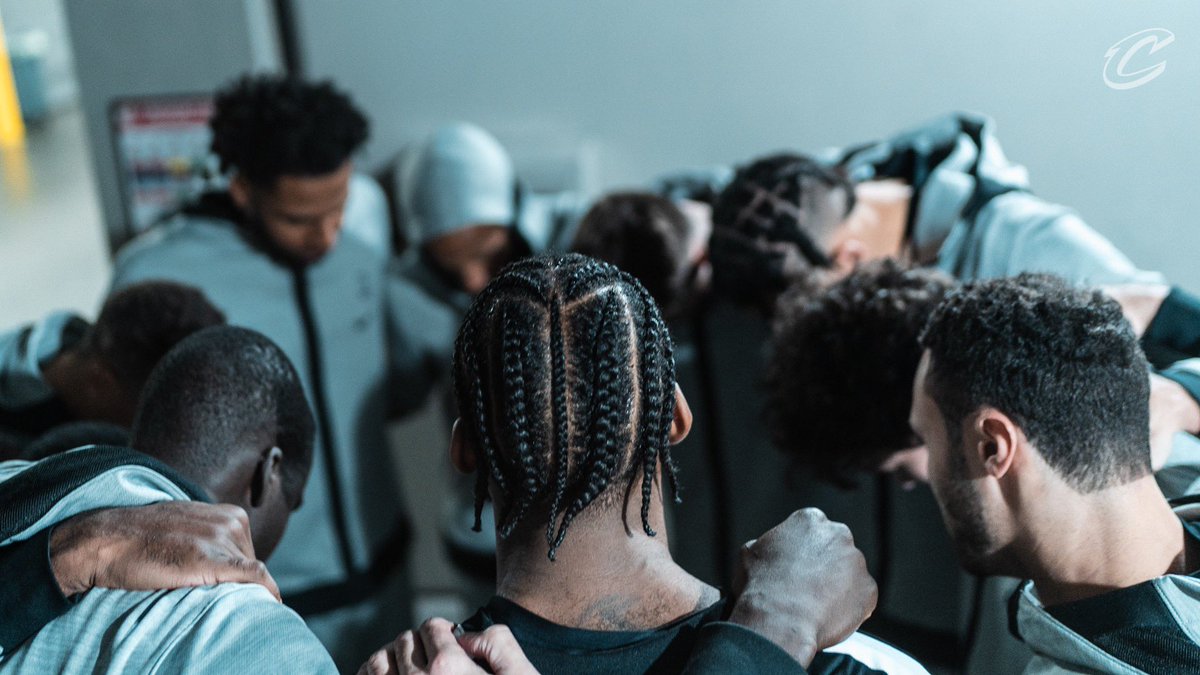 众志成城！骑士官方晒照为比赛预热