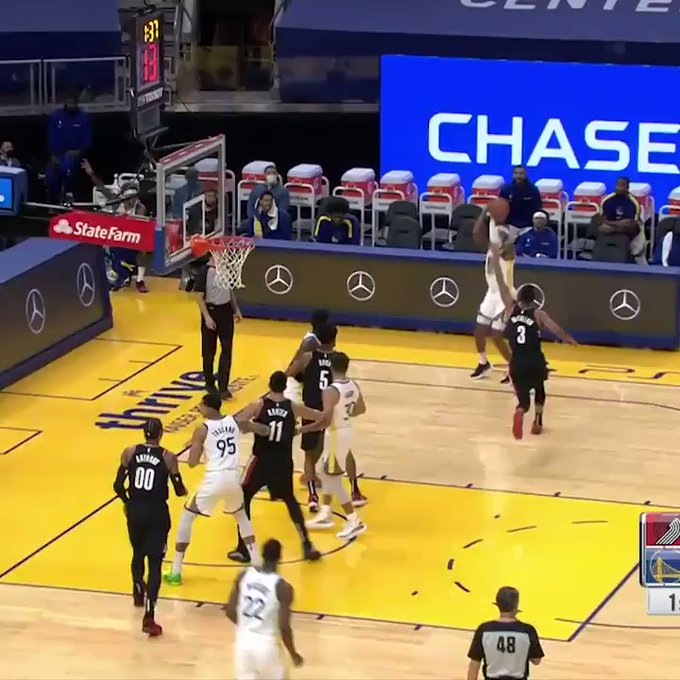 首节比赛开拓者三分命中率70%，勇士仅为30%