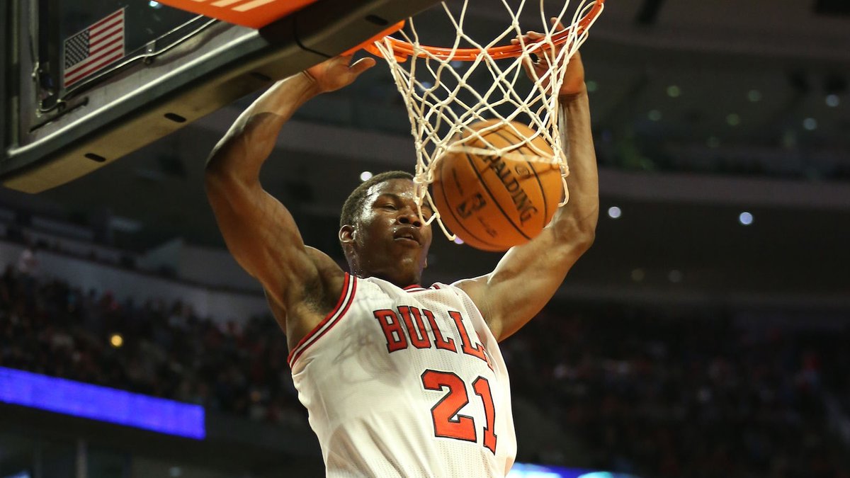 2012年的今天巴特勒迎来首秀，其在三支球队都入选过最佳阵