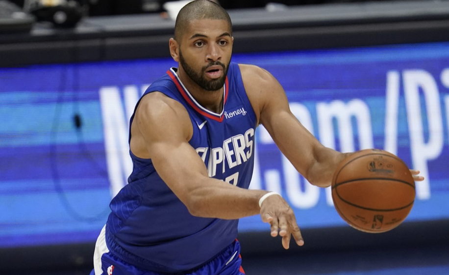 巴图姆发推庆祝胜利：为曼恩科菲欢呼，伟大的客场胜利