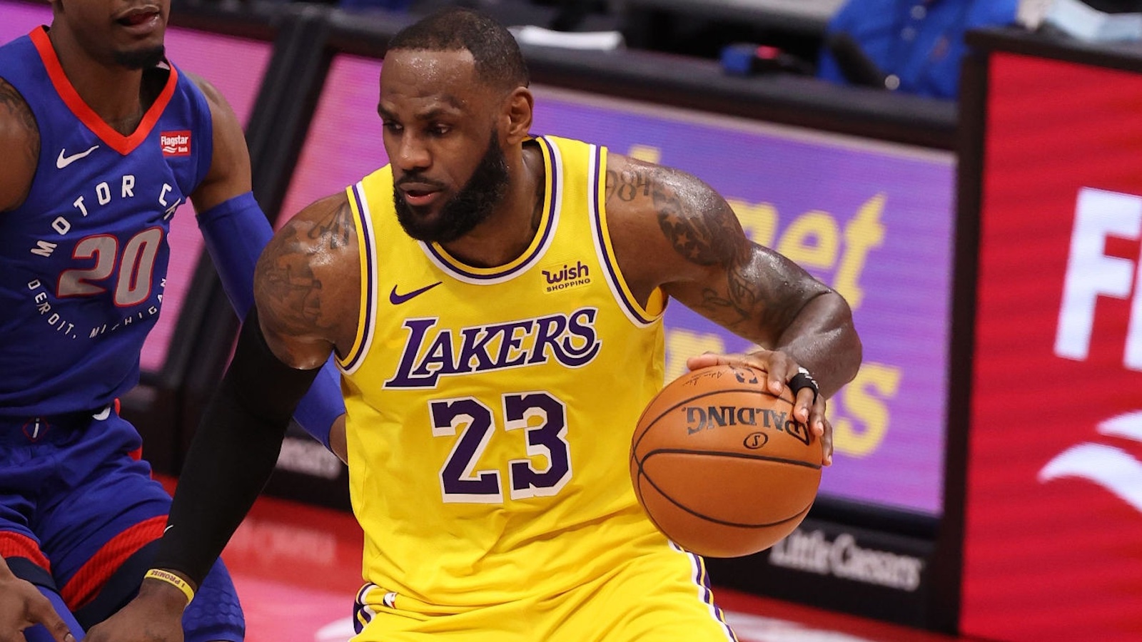 詹姆斯连续20场取得15+5+5数据，35岁以上球员历史第一人