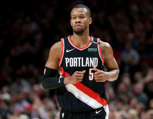 罗德尼-胡德左腿腿筋受伤，本场比赛不会回归