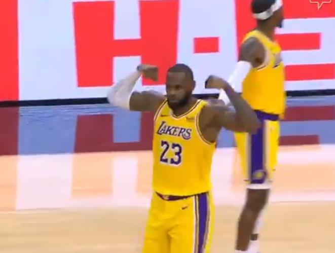 元气满满！湖人官推晒詹姆斯动图：2021年首个比赛日