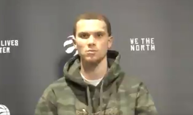 弗林：我们都知道自己得打得更好，因此大家都拼尽全力