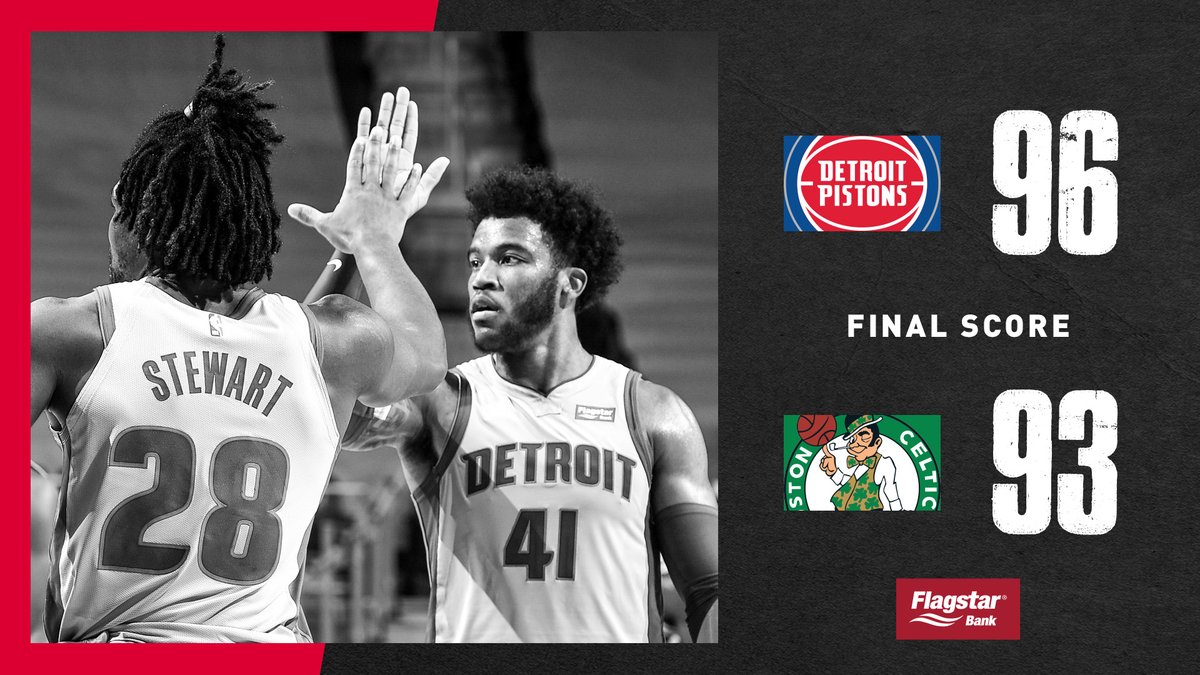 赛季首胜！活塞官方晒照庆祝比赛胜利