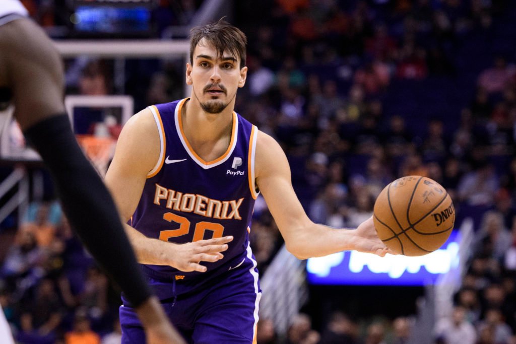 沙里奇因右四头肌酸痛缺席今日对阵掘金的比赛