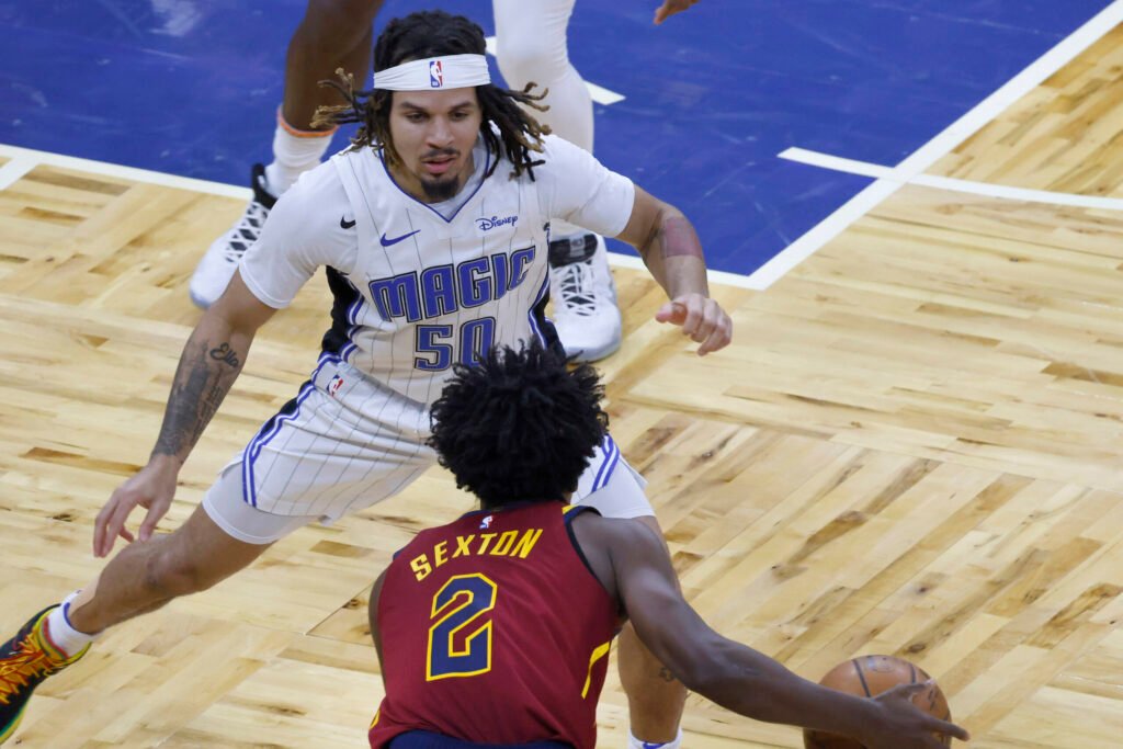 科尔-安东尼：投篮表现不佳，就努力抢篮板，为队友创造机会