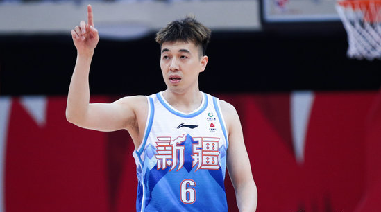 高效发挥！曾令旭半场砍下15分2篮板7助攻