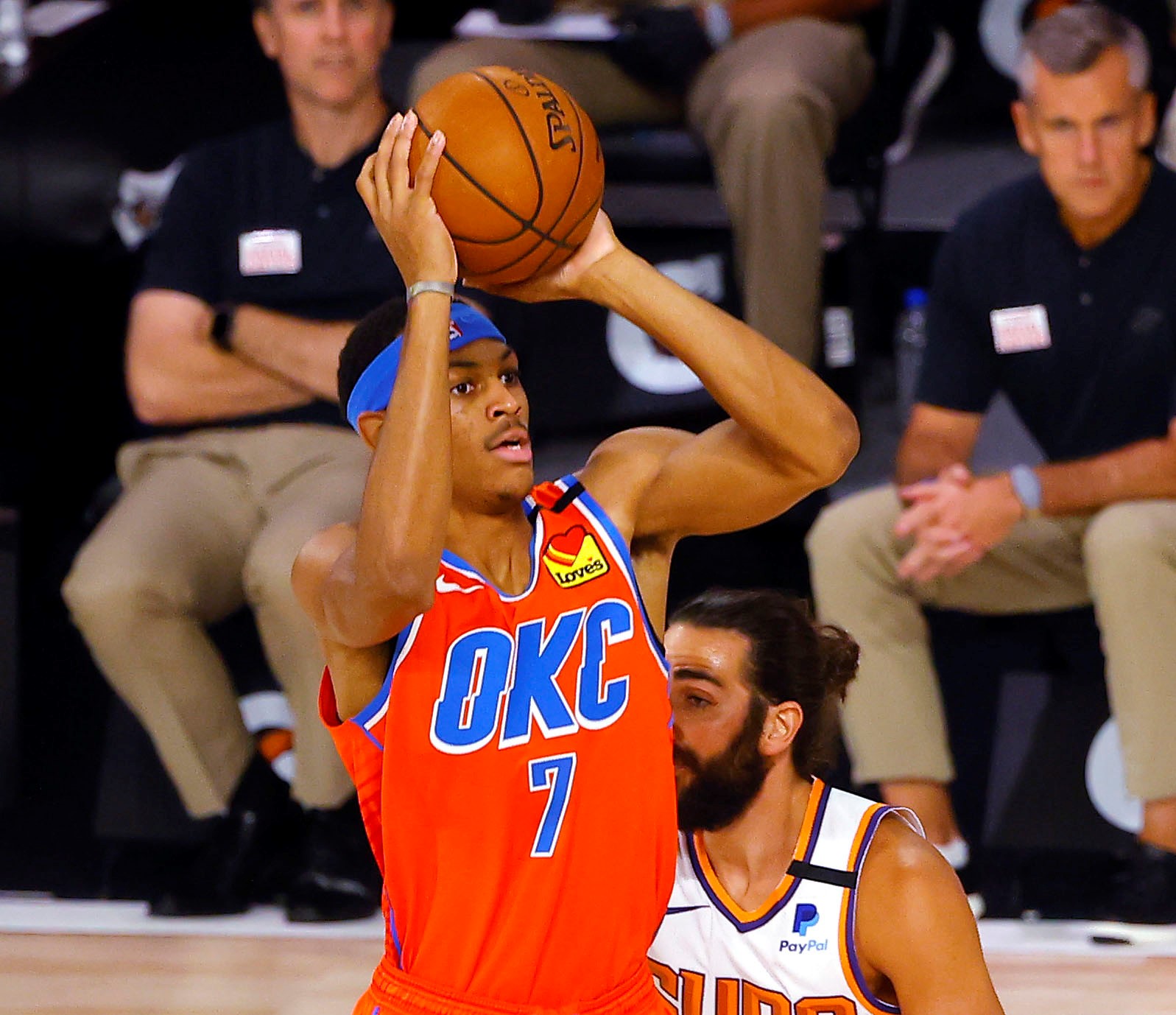 贝兹利：我要在防守端做得更好，我给了巴特勒太多轻松机会