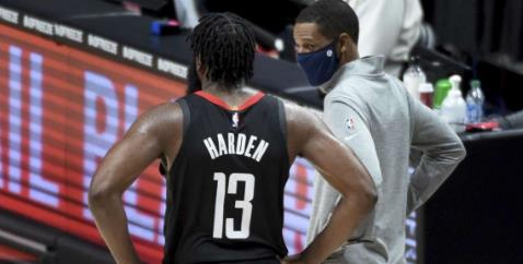 赛拉斯谈上任后面对哈登要求离队：保持专注，控制能控制的