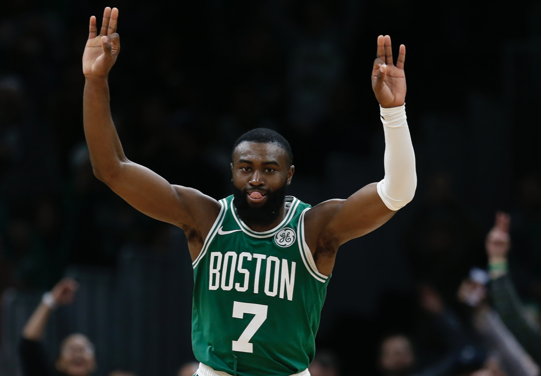 两双达成！杰伦-布朗出场38分钟，得到27分13篮板5助攻2抢断