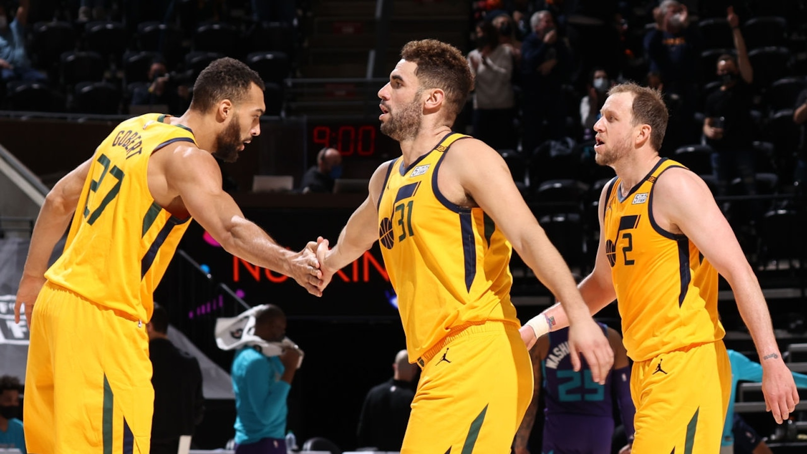 爵士前31场共有21场赢两位数,追平NBA历史记录