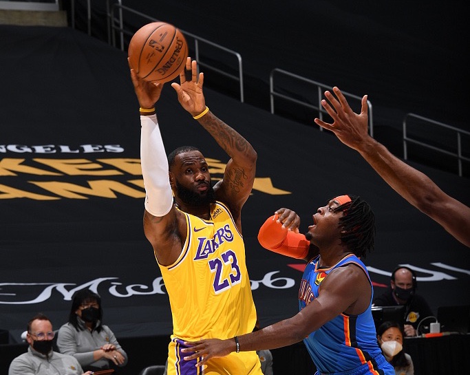 詹姆斯：我不累，我现在就可以上场打球，也准备好出战下场