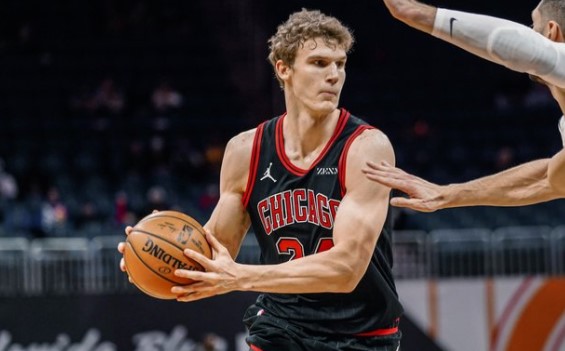 马尔卡宁遭遇右肩扭伤，本场比赛不会回归