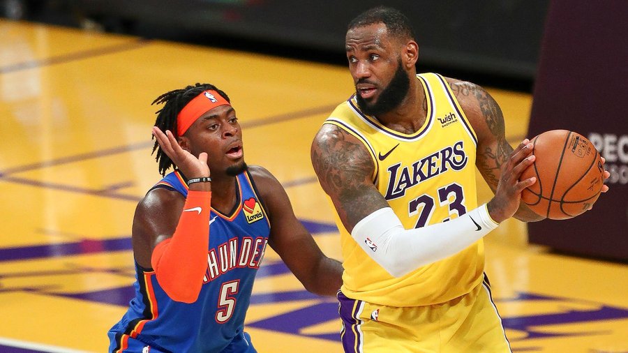 詹姆斯取生涯第500场两双，第11次打出三双+多个抢断和盖帽