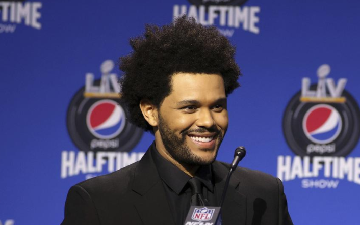 谐音梗扣钱！阿德托昆博发推：夏奇拉和詹妮弗周末不上班？