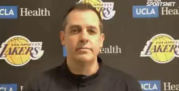 沃格尔打趣：我鼓励球员空中对抗造犯规，做到就放假一天