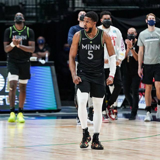 马利克-比斯利Ins晒照：我是努力满足需求的斗犬