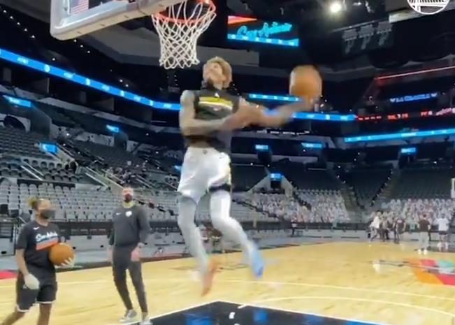 风车扣篮！勇士官推晒乌布雷赛前热身视频