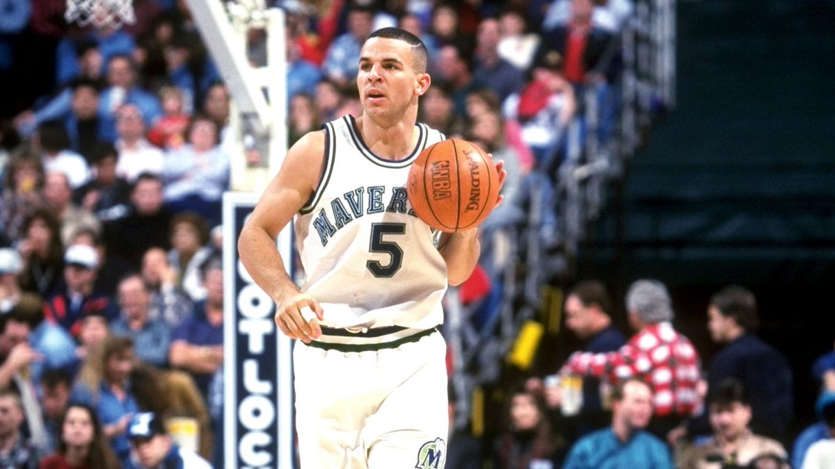 1996年的今天基德单场送出25记助攻，刷新独行侠队史纪录