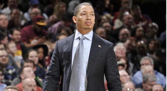 泰伦-卢：不清楚乔治的伤势细节，肯纳德代替乔治首发