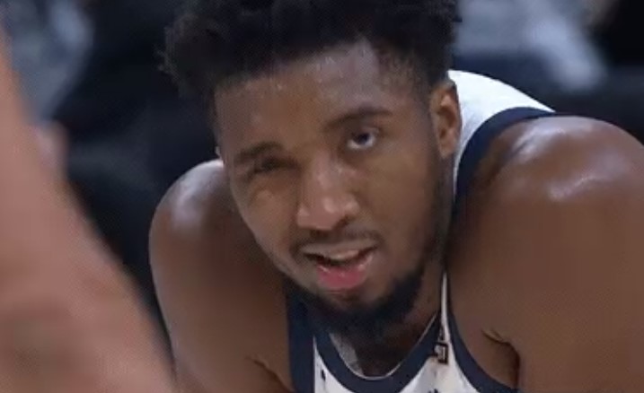 米切尔打趣差一板三双：最后时刻我催布罗格登赶紧投