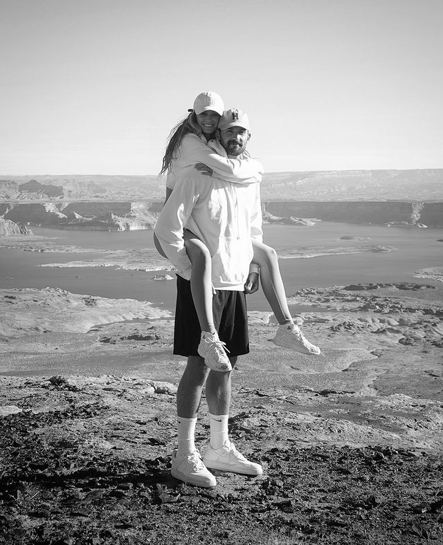 乐福女友更新Ins晒出自己与乐福的照片秀恩爱：未婚妻