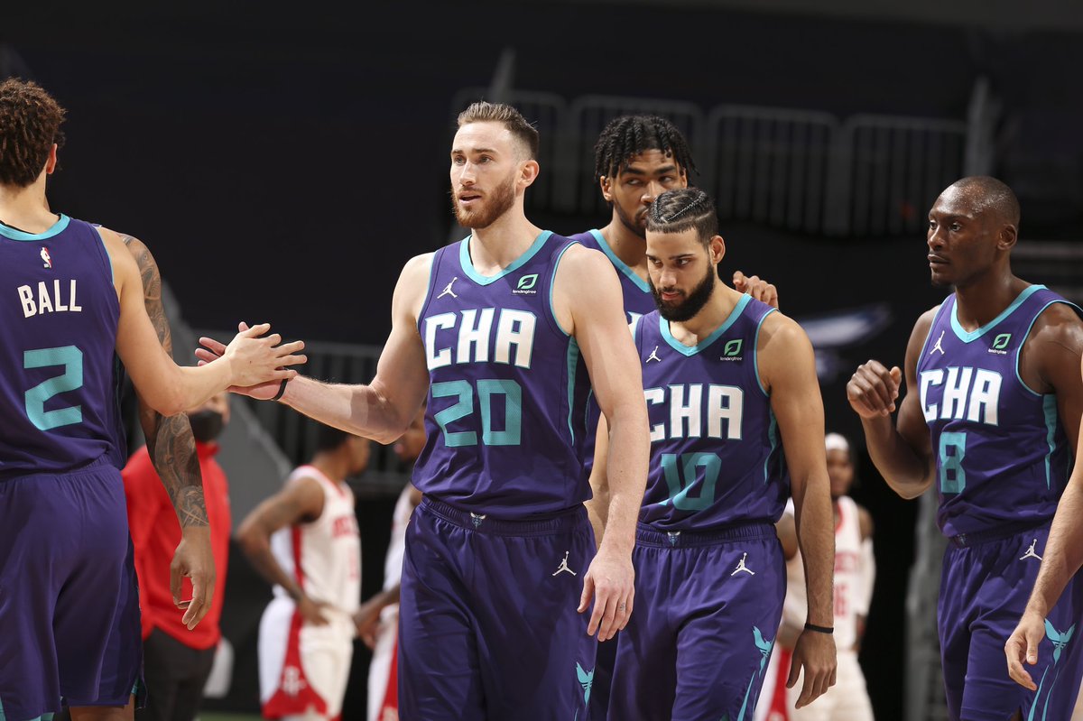 全场19分5板4助！海沃德赛后晒图庆祝球队取胜：重大的胜利