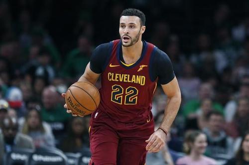 奥科罗谈小南斯：他是我们最好的防守球员