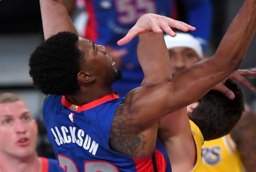 约什-杰克逊：当我在场上时，每一次出手我都信心十足