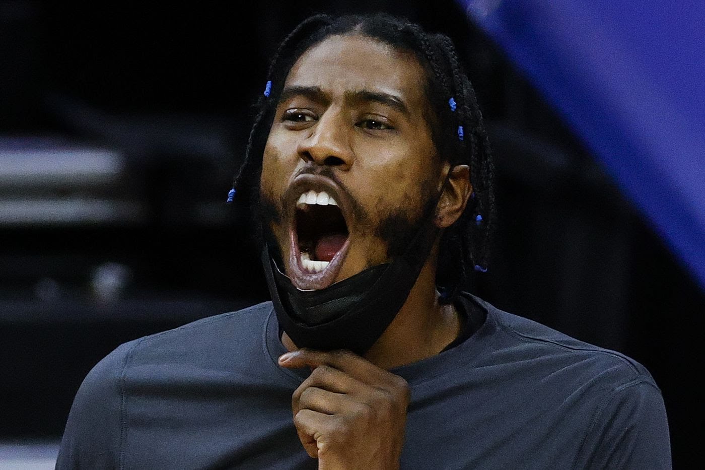 纳什：香珀特在训练中遭遇左腿筋拉伤，可能需要恢复一两周