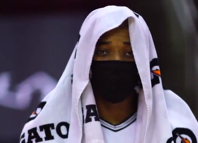 德罗赞：客场战胜火箭这支势头良好的球队，感觉很不错