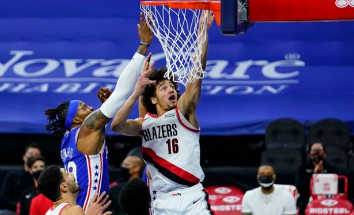 麦科勒姆：为艾勒比感到开心，他打得充满侵略性