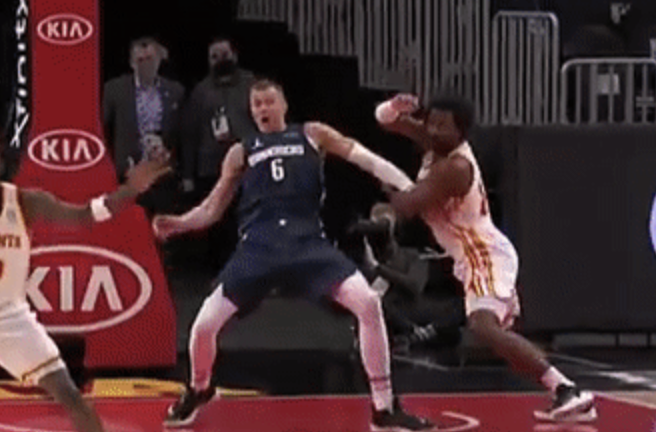 波尔津吉斯因违反禁止假摔规则而被联盟警告