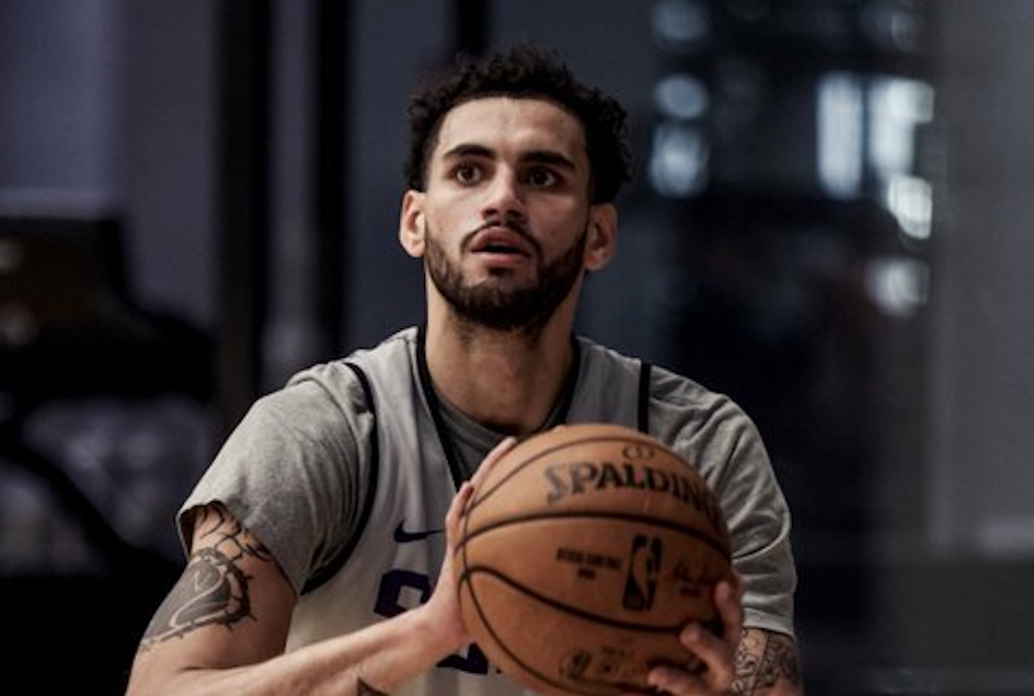 球馆签到！太阳官方晒球员训练照为明日的比赛预热