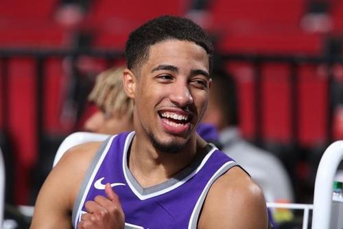 哈利伯顿：福克斯非常的特别，他今年应该入选全明星