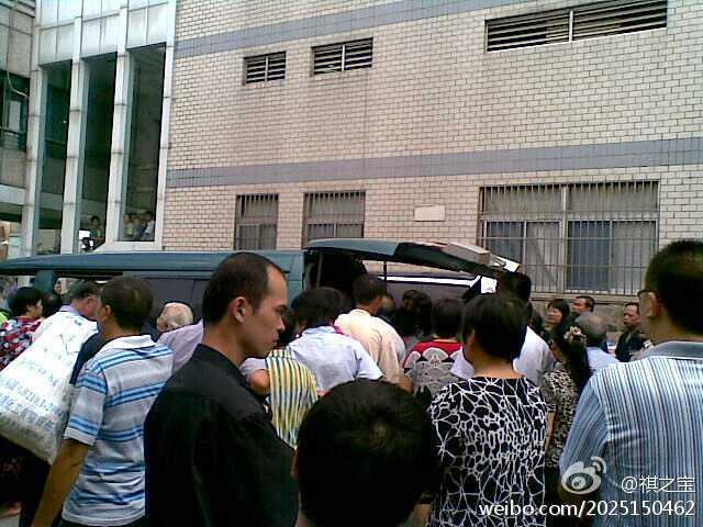 中学生扣篮死亡谁负责_篮球 中学生扣篮死亡谁负责-第1图