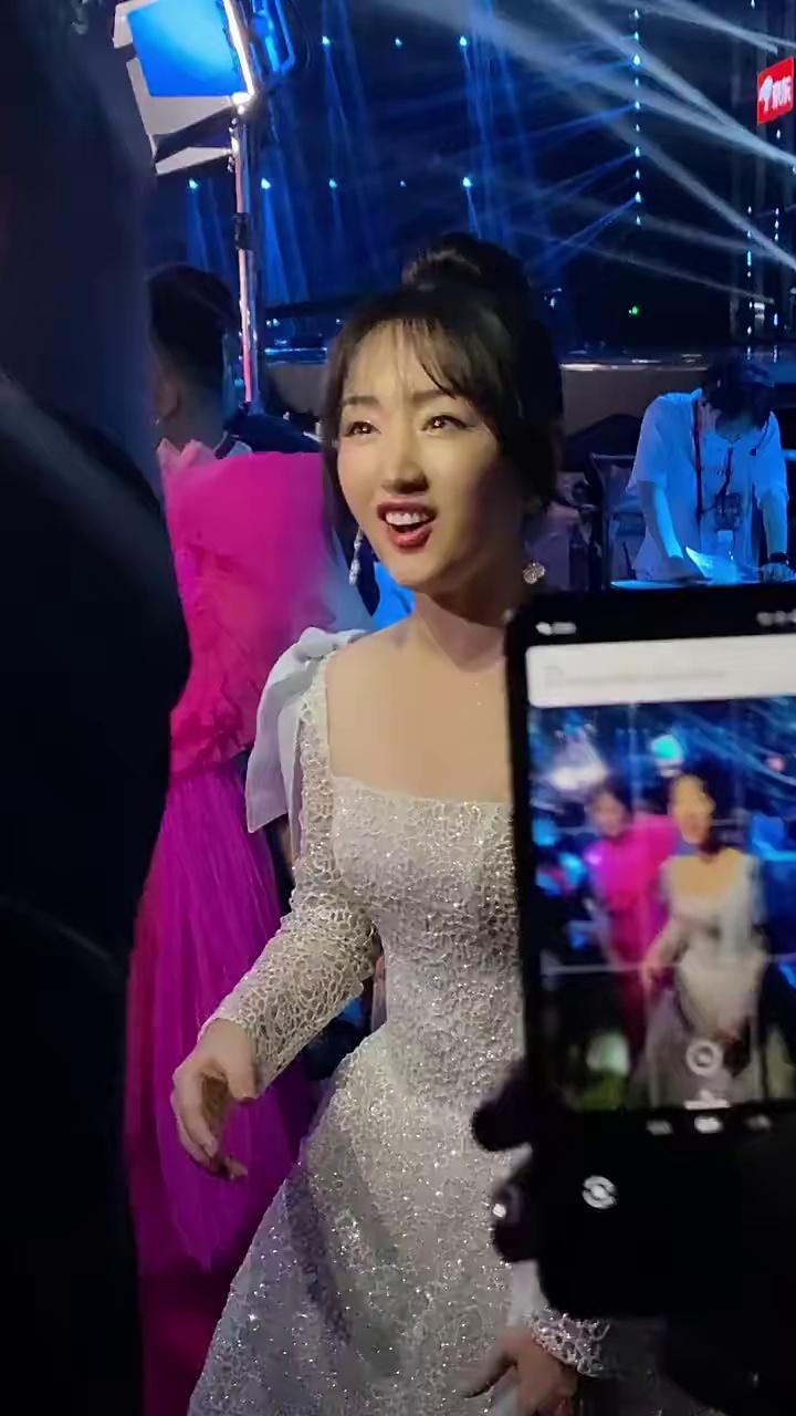 video-poster