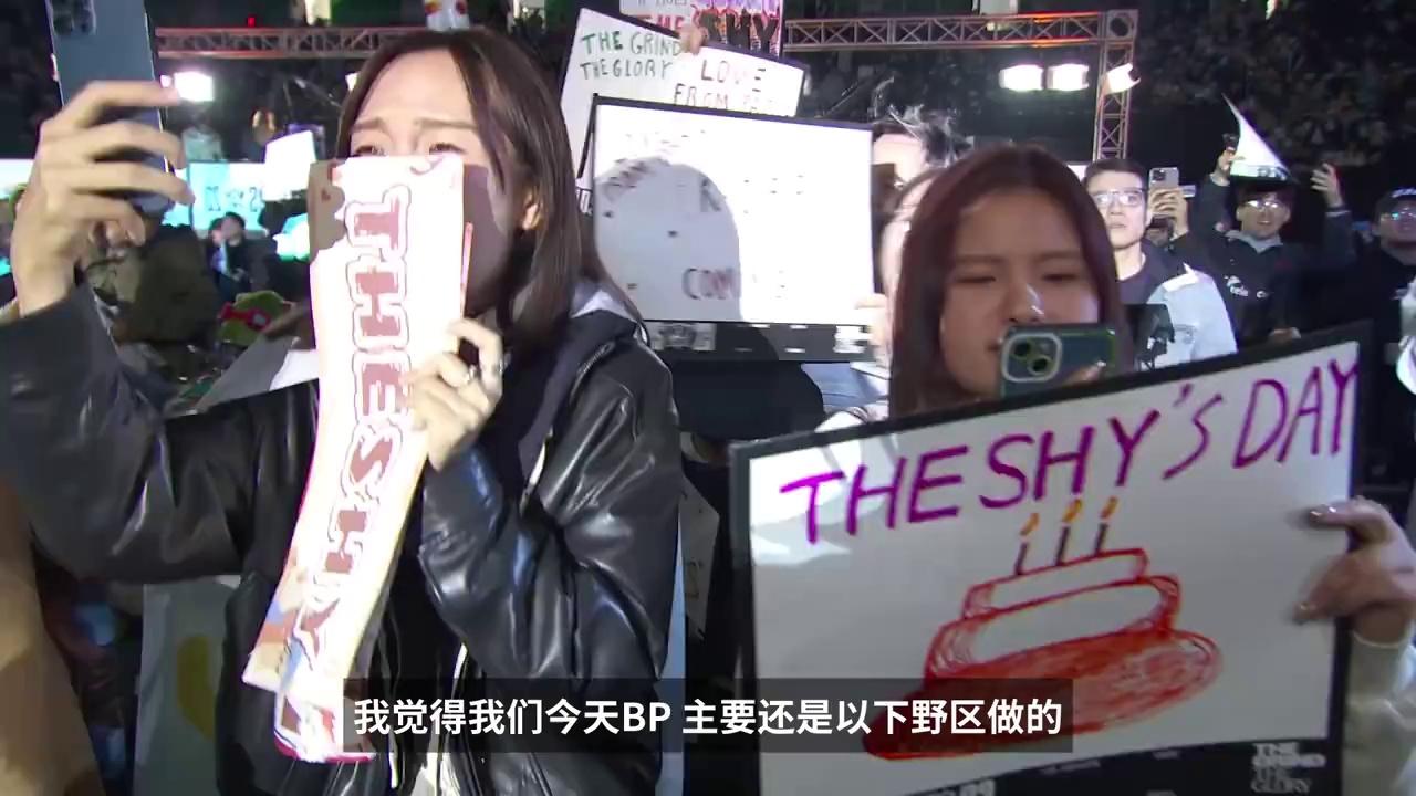 video-poster