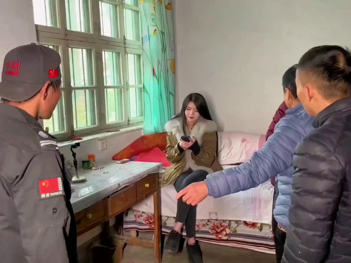 video-poster