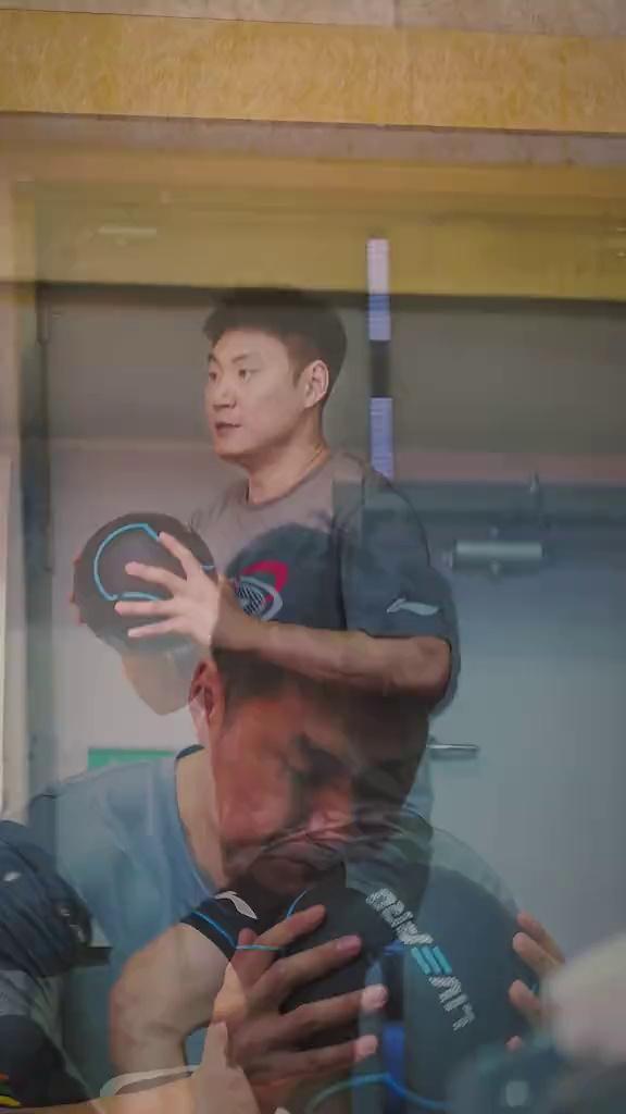 video-poster