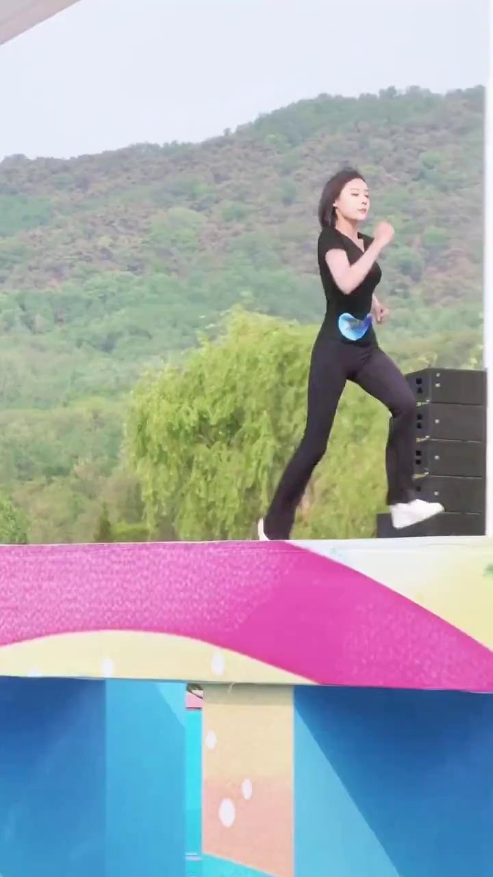 video-poster
