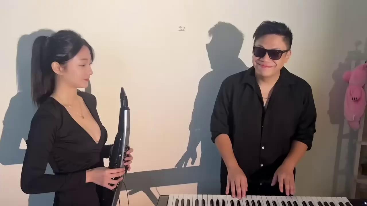 video-poster