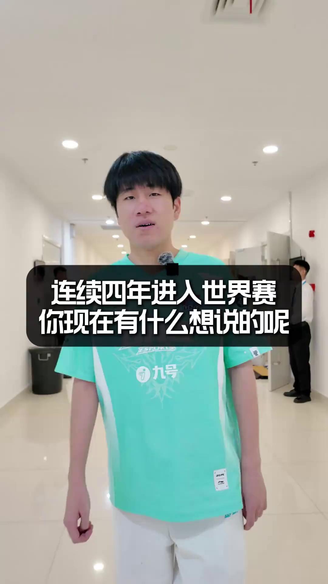 video-poster