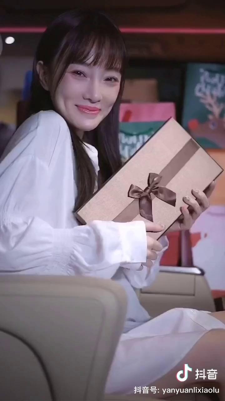 video-poster