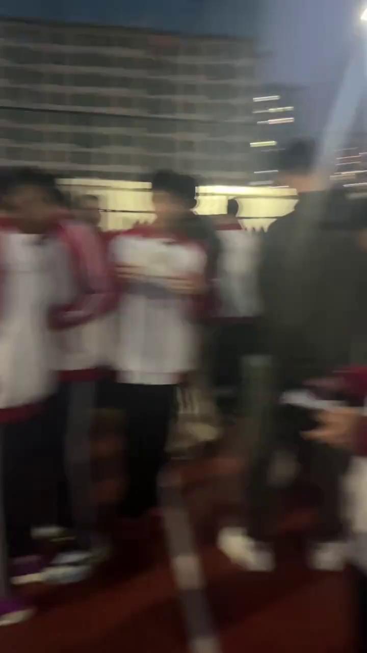 video-poster