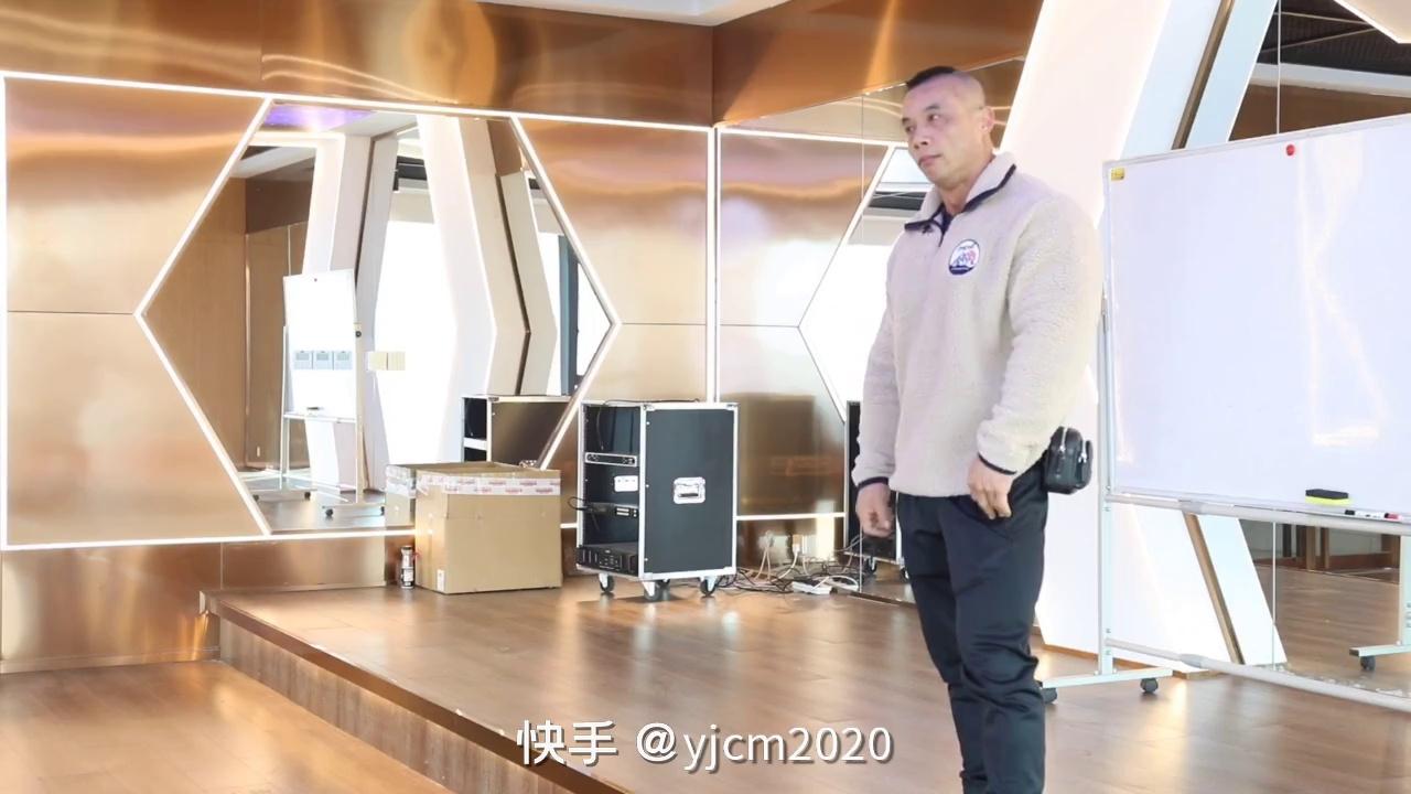 video-poster